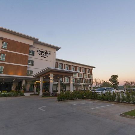Donchan Grand Hotel Chiang Mai Dış mekan fotoğraf