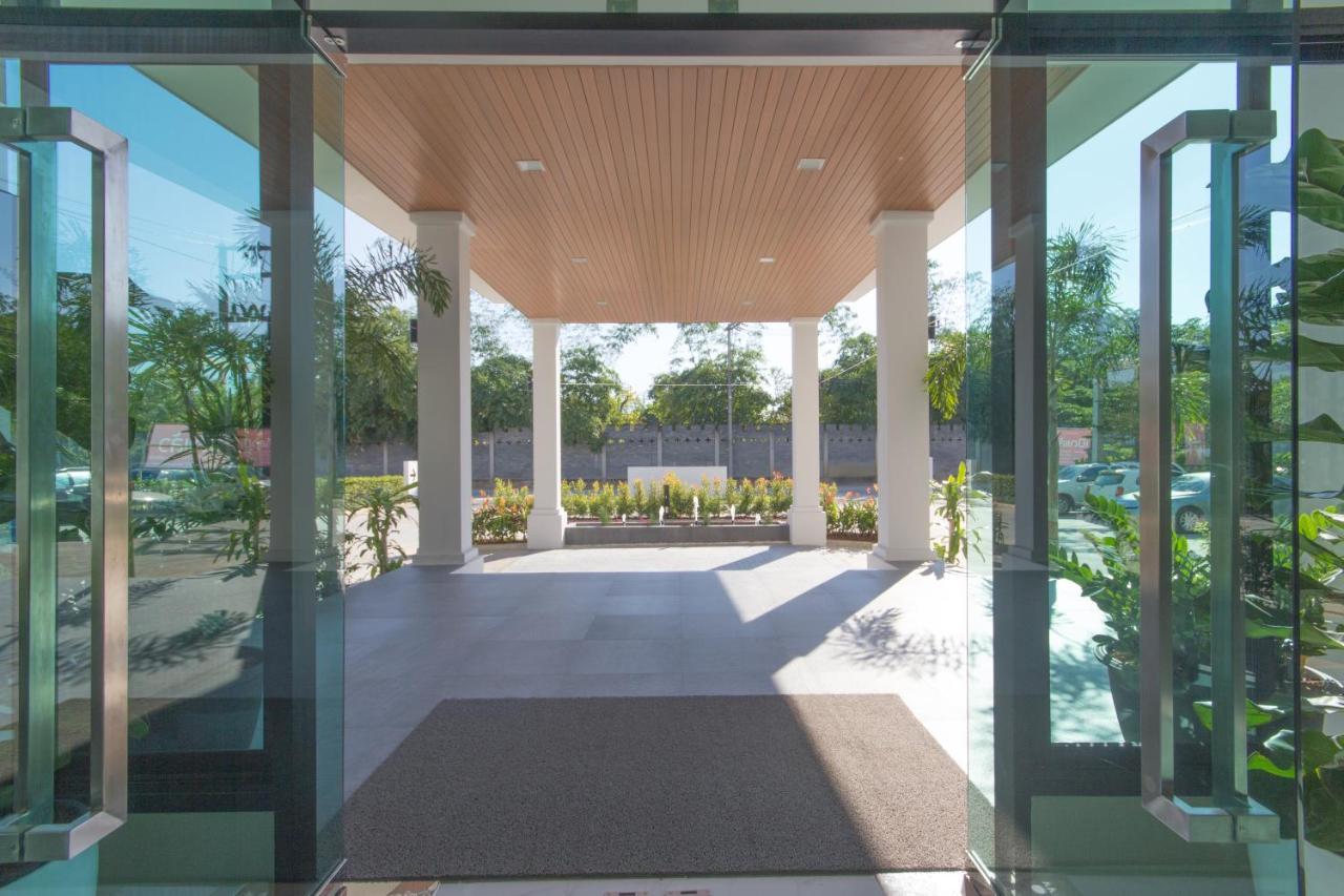 Donchan Grand Hotel Chiang Mai Dış mekan fotoğraf