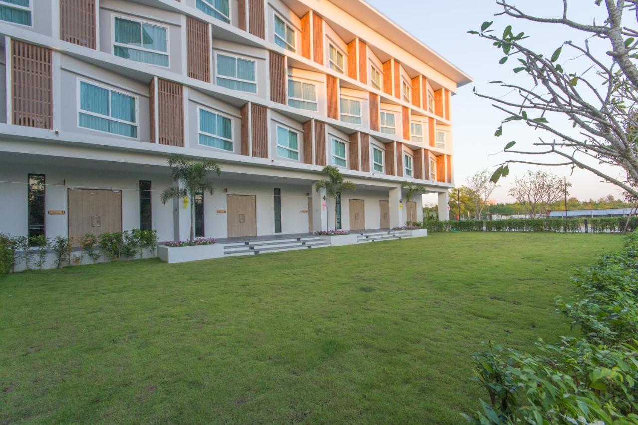 Donchan Grand Hotel Chiang Mai Dış mekan fotoğraf
