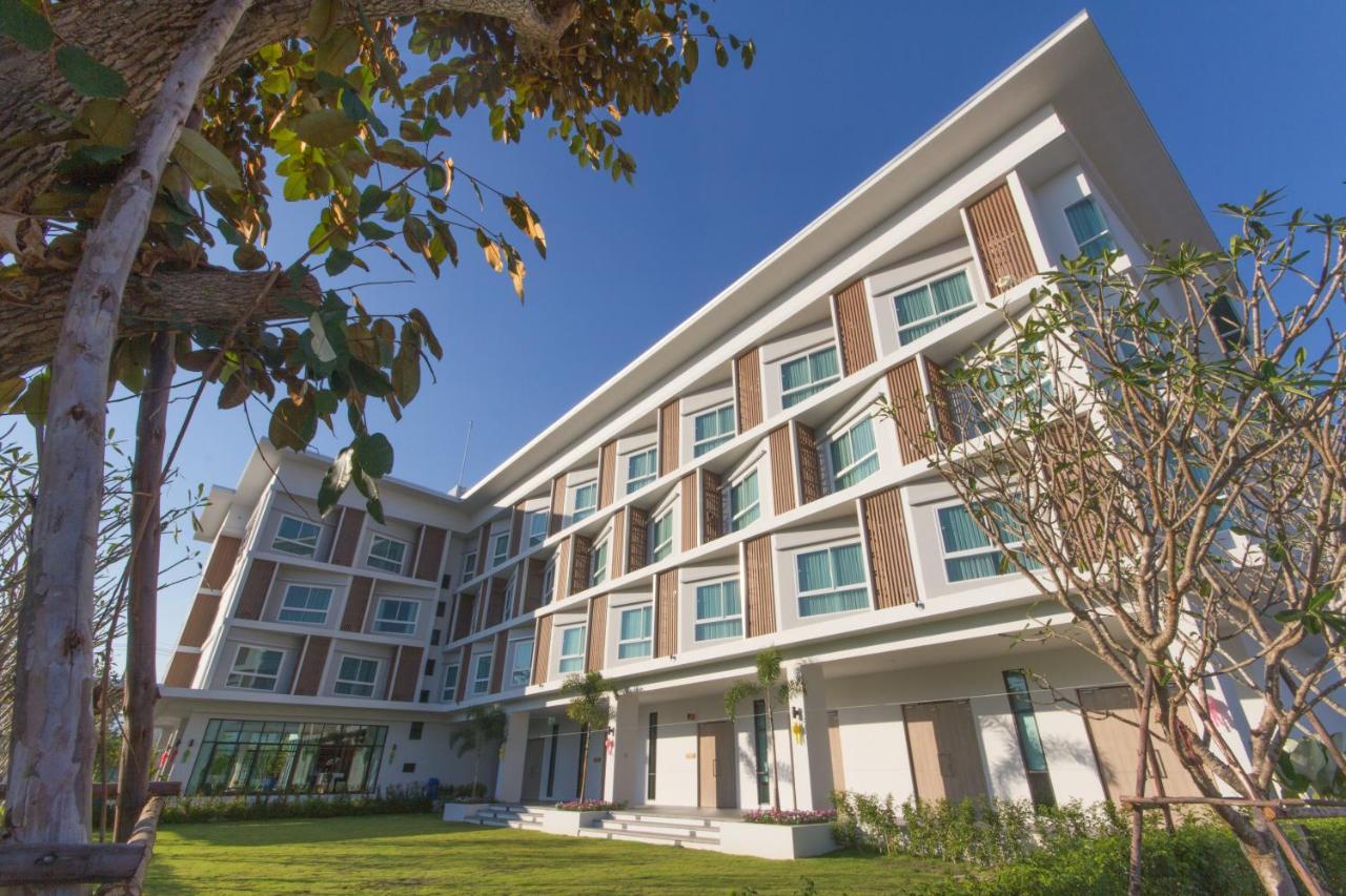 Donchan Grand Hotel Chiang Mai Dış mekan fotoğraf