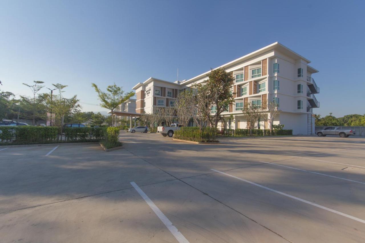 Donchan Grand Hotel Chiang Mai Dış mekan fotoğraf