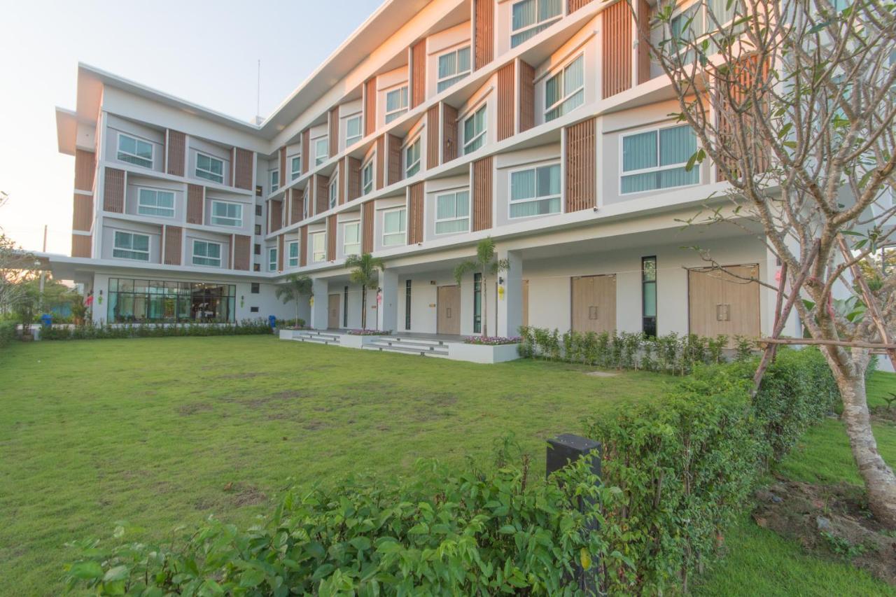 Donchan Grand Hotel Chiang Mai Dış mekan fotoğraf