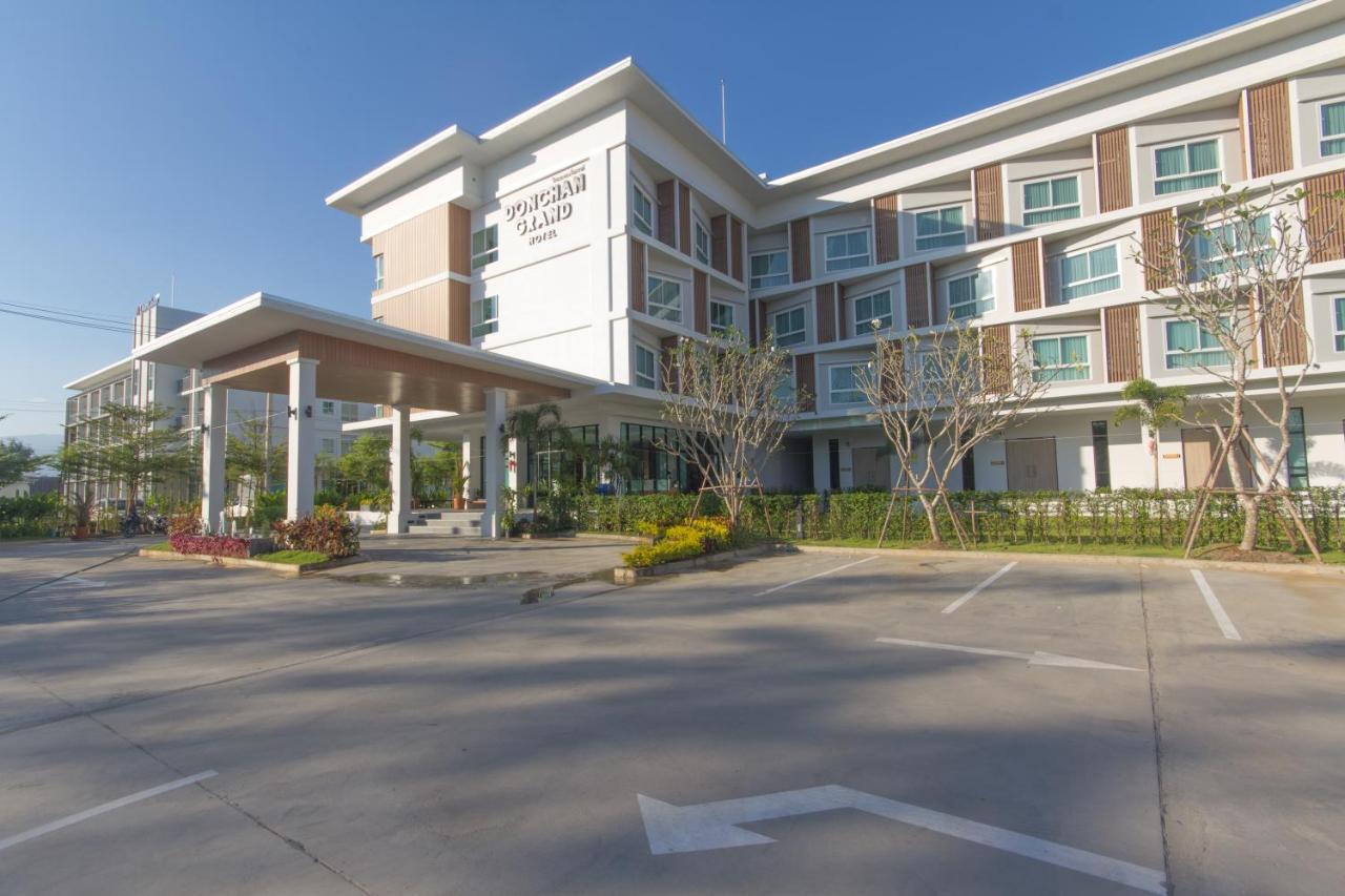 Donchan Grand Hotel Chiang Mai Dış mekan fotoğraf